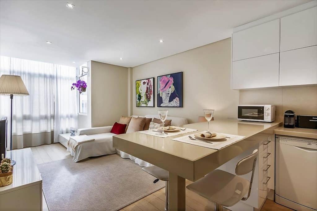 Inloveapartments - City Center With Charm Lisbona Esterno foto
